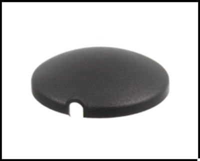 Tampa redonda preta com entalhe na borda