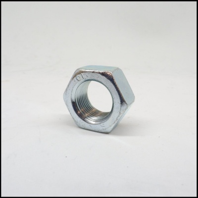 Porca hexagonal metálica prateada com rosca interior