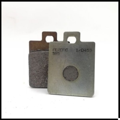 Pastilhas de travão cinza e castanho com texto FERODO S85 1/D459