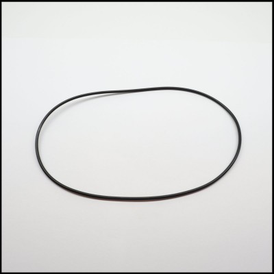 Elástico preto oval sobre fundo branco