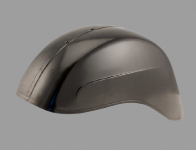 Capacete preto aerodinâmico com acabamento brilhante