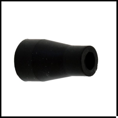 Adaptador cónico preto com orifício central