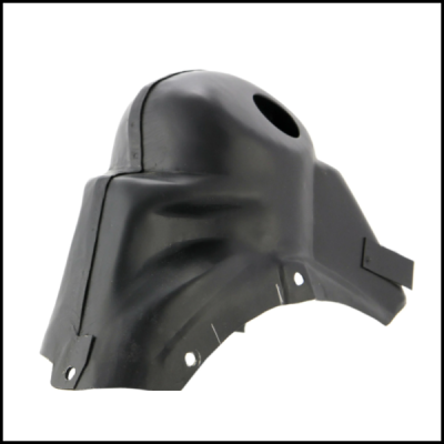 Peça de cobertura automóvel preta com orifícios para fixação