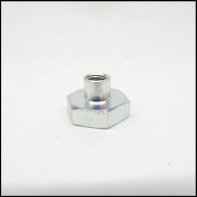 Porca metal hexagonal prateada com rosca interna