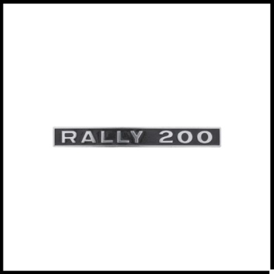 Emblema metálico Rally 200 preto e branco