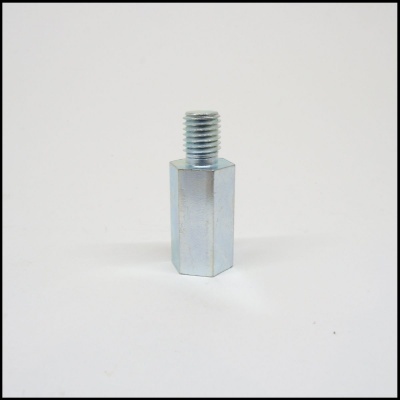 Parafuso metálico hexagonal prateado com rosca