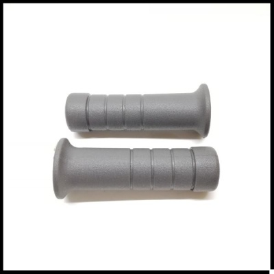 Par de punhos de borracha cinzenta para bicicleta ou mota