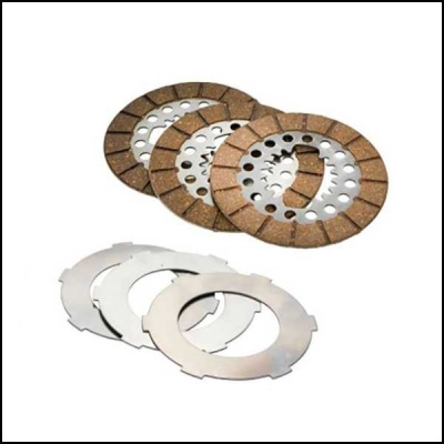 Discos metálicos e cerâmicos para embraiagem em fundo branco