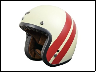 capacete de motociclista creme com riscas vermelhas
