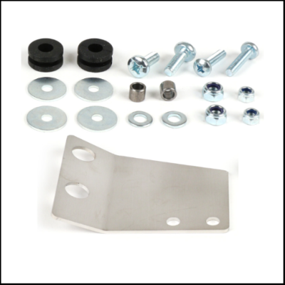 Conjunto de peças metálicas e borrachas para montagem sobre fundo branco