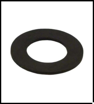 Anilha preta redonda lisa sobre fundo branco