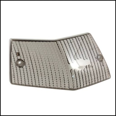 Pára-choques dianteiro cinza com textura quadriculada e orifícios