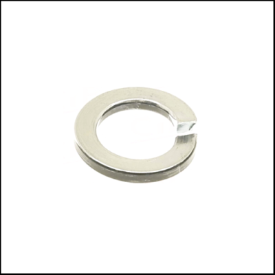 Arruela de mola metálica prateada com abertura, fundo branco