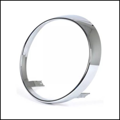 Anel metálico cromado circular com abas de fixação