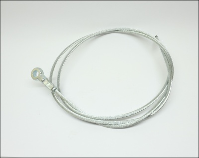 Cabo metálico prateado com extremidade em forma de olho
