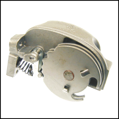 Peça metálica circular com mola e alavanca