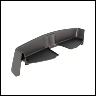 Peça automóvel preta em plástico rígido