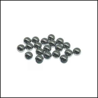 Vinte esferas metálicas brilhantes cinzentas num fundo branco