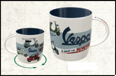 Caneca branca com interior azul e estampas coloridas de scooters Vespa
