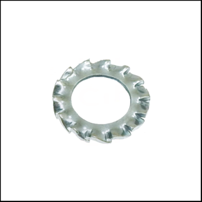 Anel metálico prateado com dentes irregulares ao redor