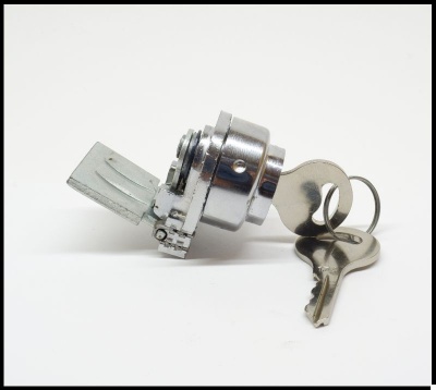 Fechadura cilíndrica metálica com duas chaves