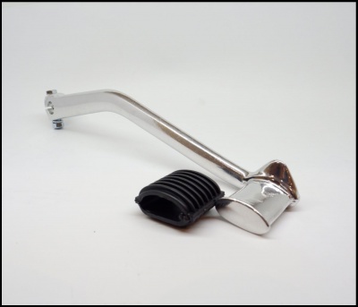 Pedal para moto metálico cromado com apoio de borracha preta