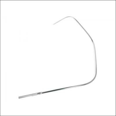 Tubo metálico fino e curvado com etiqueta e código de barras