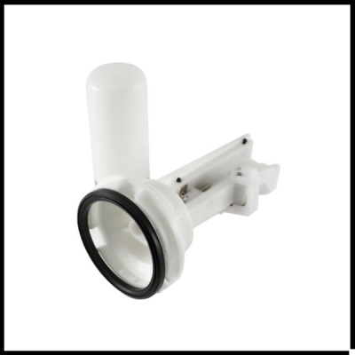 Peça plástica branca com junta preta e parafusos visíveis