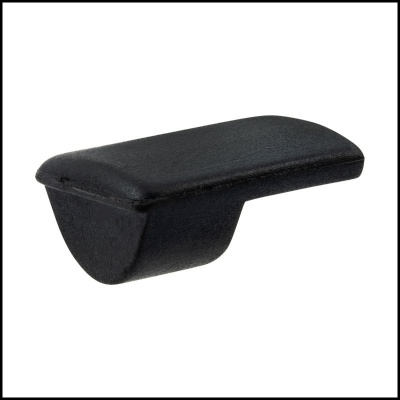 Apoio de braço almofadado preto para cadeira em fundo branco