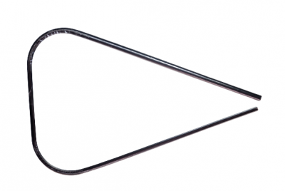 Armação metálica triangular preta sobre fundo branco