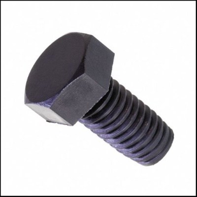 Parafuso preto de metal com cabeça sextavada e rosca completa