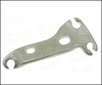 Ferramenta metálica cinzenta com vários recortes em fundo branco