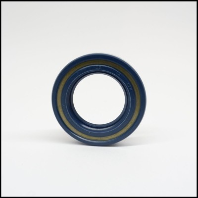 Rolamento de esferas azul com vedação e anel dourado, fundo branco