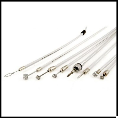 Cabos metálicos flexíveis com revestimento transparente e pontas diversas