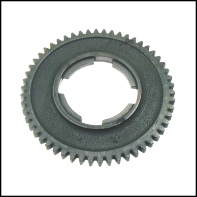 Engrenagem metálica circular cinza com dentes e recortes centrais