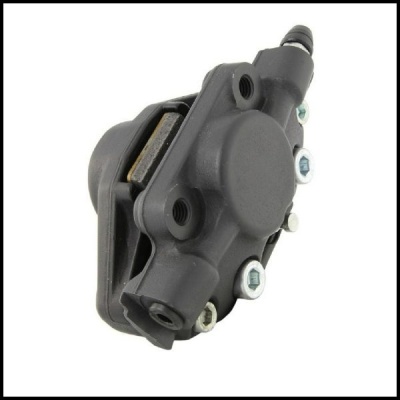 Pinça de travão preta em metal com parafusos