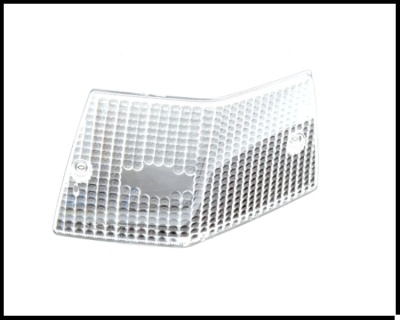 Refletor plástico transparente com relevo hexagonal e orifícios para fixação