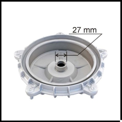 Peça metálica circular prateada com orifício central marcado '27 mm'