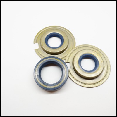 Juntas ou vedantes circulares em metal e borracha azul em fundo branco