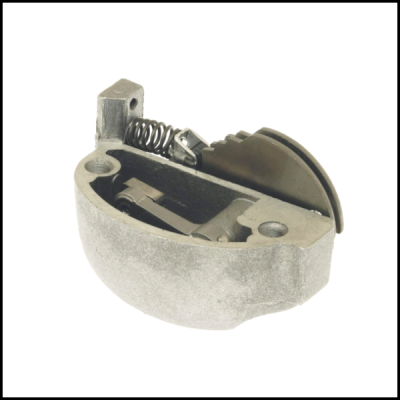 Peça mecânica metálica cinzenta com mola e componentes internos