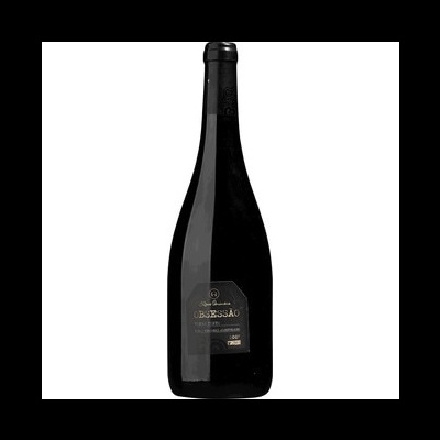 Garrafa de vinho tinto Obsessão com rótulo preto e dourado.