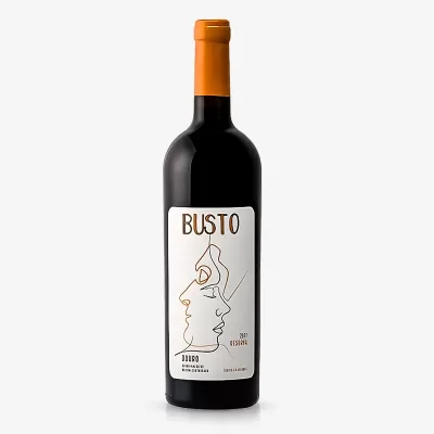 Garrafa de vinho tinto Busto com rótulo branco e tampa laranja