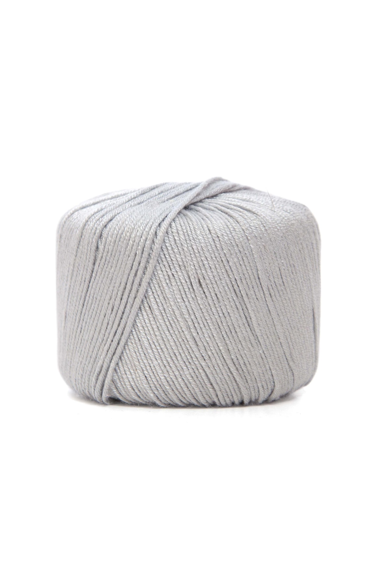 Rolo de fio cinza claro com textura brilhante