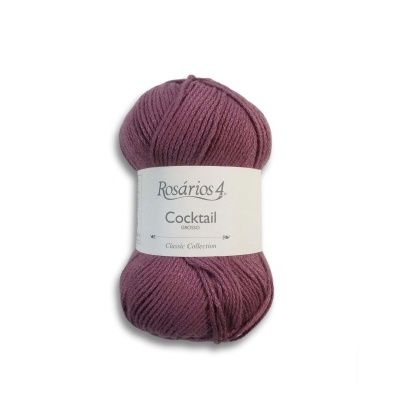 Novelo de lã roxa com rótulo Rosários 4 Cocktail