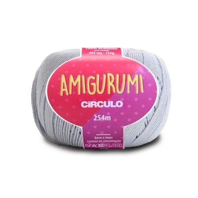 Novelo de fio cinza claro com rótulo rosa AMIGURUMI CÍRCULO