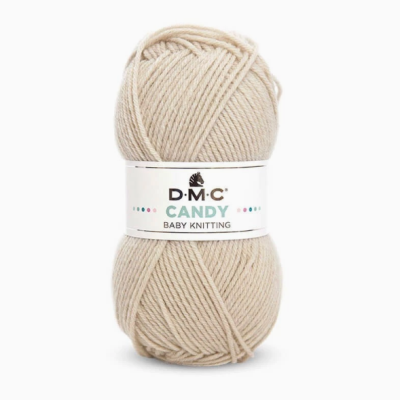 Novelo de lã bege claro com etiqueta D.M.C CANDY BABY KNITTING