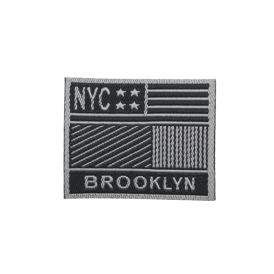 Remendo de tecido com design NYC BROOKLYN em cinza e branco
