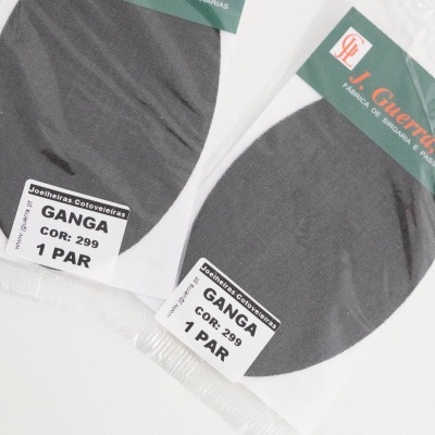 Dois pares de palmilhas cinzentas embaladas com rótulos visíveis