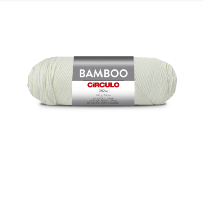 Novelo de fio branco com etiqueta BAMBOO CÍRCULO