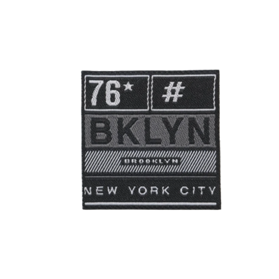Patch retangular preto com texto branco BKLYN e New York City